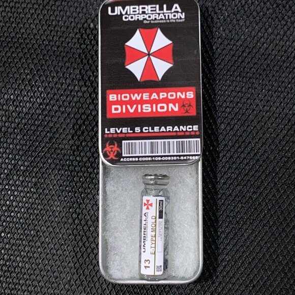 Resident Evil 7 - E-TYPE MOLD VIAL - 1.25 Inches - Picture 1 of 8